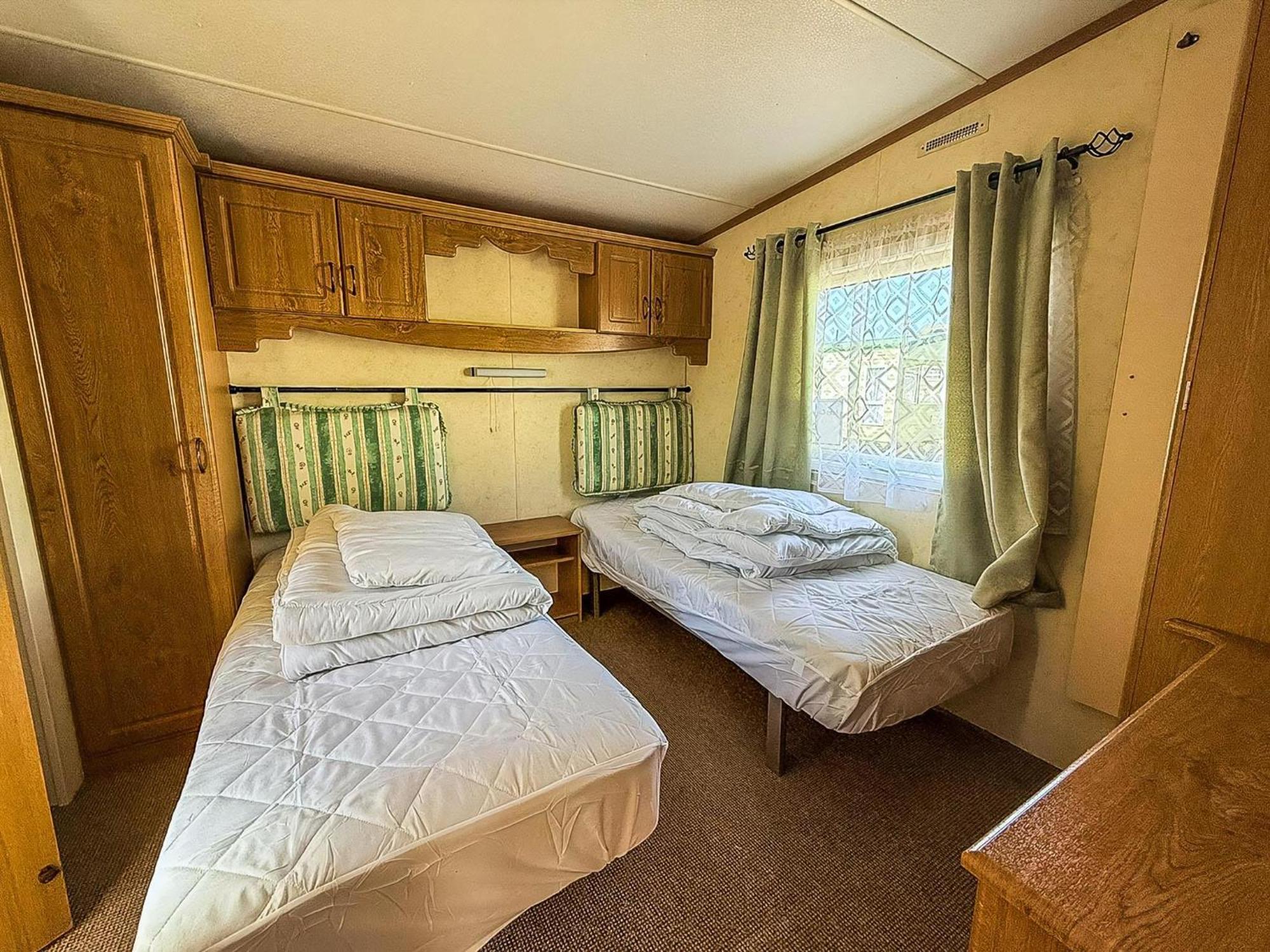 6 Berth Caravan By The Beach In Hunstanton In Norfolk, Pets Welcome Ref 13009L Eksteriør billede